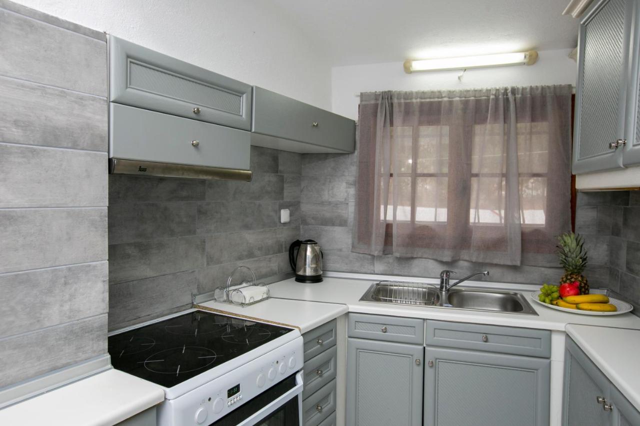 Villa Kouf Nea Iraklitsa Bagian luar foto